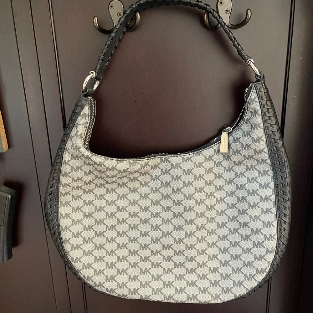 Authentic Michael Kors Hangbag